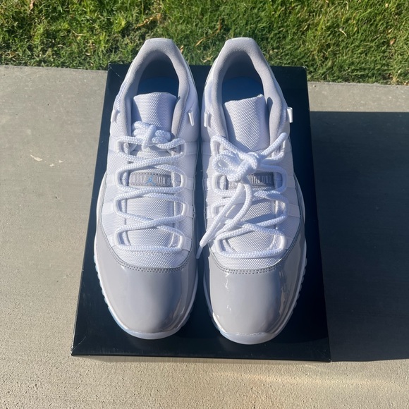 Jordan 11 Retro Low Cement Grey Size 11 Men AV2187-140 BRAND NEW - Picture 2 of 7